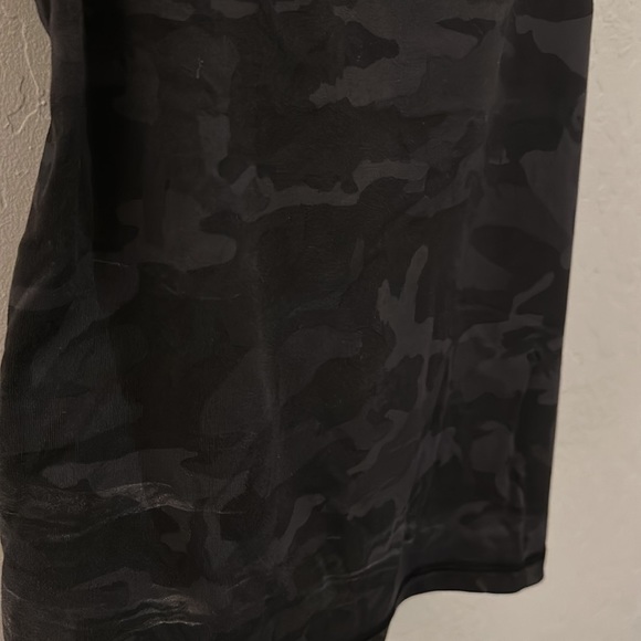 Lululemon fitness top - Picture 4 of 8